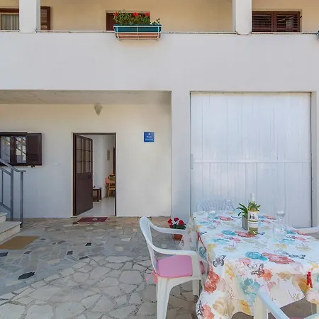 Oriana Apartment